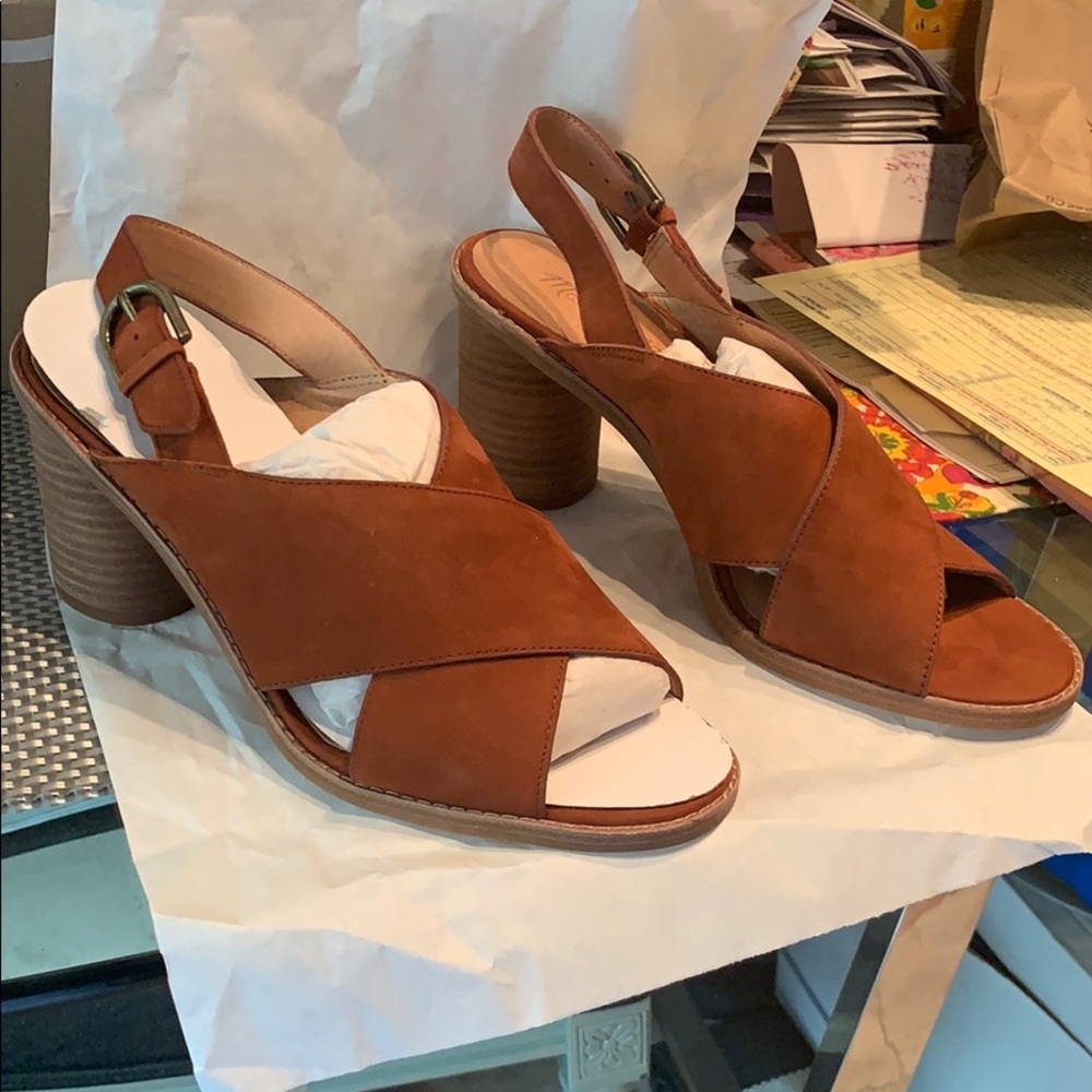 Jayna Crisscross suede heel